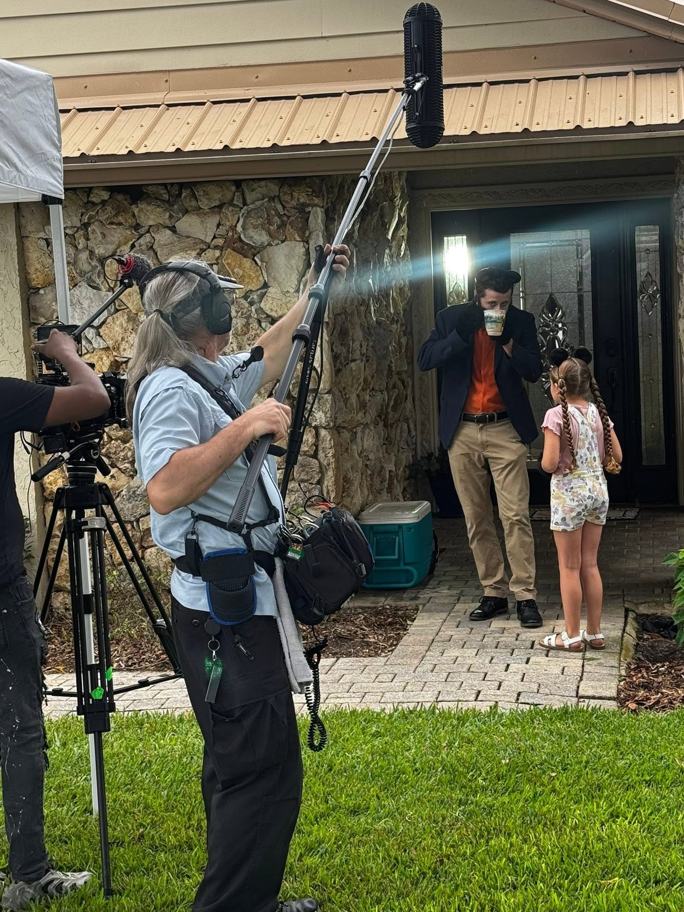 Brooklyn Brijbag on a film set